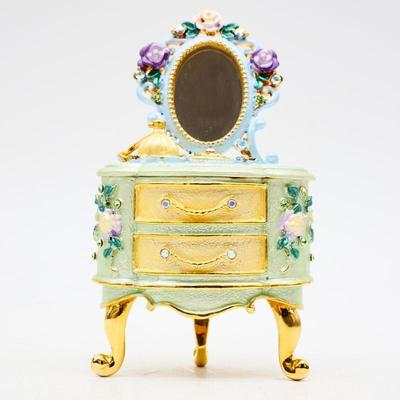 Bid on placerauctions.com
View more pictures and a detailed description of this item on placerauctions.com