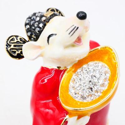 Bid on placerauctions.com
View more pictures and a detailed description of this item on placerauctions.com