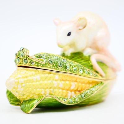 Bid on placerauctions.com
View more pictures and a detailed description of this item on placerauctions.com