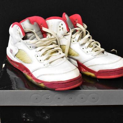 Air Jordan 5 Retro with Jordan Shoe Clips