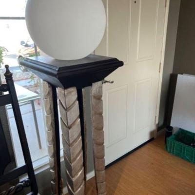 FLOOR LAMP $75
ITEM IS AVAILABLE FOR IMMEDIATE SALE.  ZELLE ONLY.  TEXT 760-668-0554
