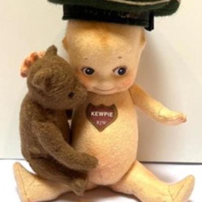 R. John Wright Kewpie and Teddy 

Comes with box and Certificate

Number 191/460
