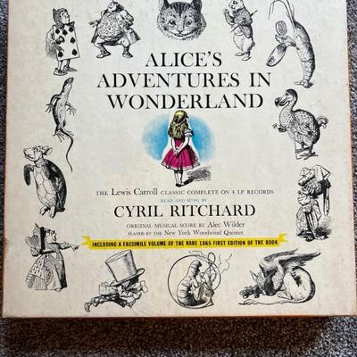 Vintage Alice in Wonderland book and 4 album set $40 pristine condition see other pics 