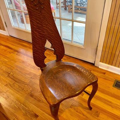 Lot 004-LR: Antique Tiger Oak Chair