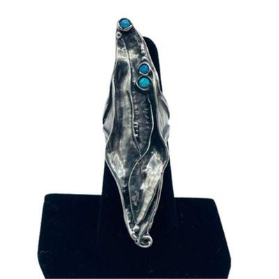 Lot 037
Artisan Sterling and Opal Ring