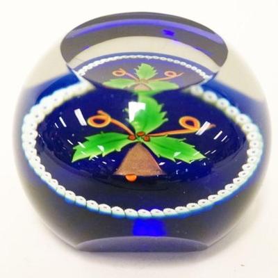 1079	ART GLASS CAITHINES CHRISTMAS PAPERWEIGHT SIGNED HOLLY & BELL, 28/150, APPROXIMATELY 2 1/2 IN HIGH
