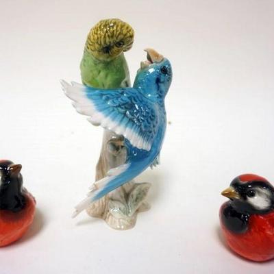 1137	LOT OF 3 GOEBEL BIRD FIGURINES, TALLEST IS APPROXIMATELY 7 IN HIGH
