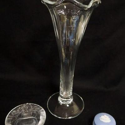 1188	2 CUT GLASS BOWLS, LARGEST APPROXIMATELY 5 IN X 10 IN
