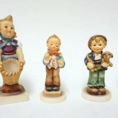 1138	GOEBEL HUMMEL FIGURINES, GROUP OF 5, APPROXIMATELY 4 1/2 IN
