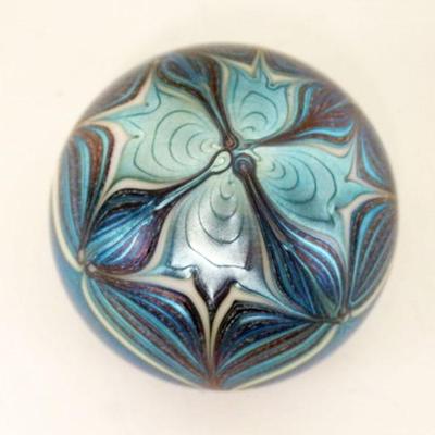 1086	ARTGLASS ORIENT & FLUME IRIDISED PAPERWEIGHT, APPROXIMATELY 2 1/2 IN HIGH
