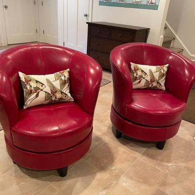 Grandin Road Phoebe Swivel Chair.Wrap-around design meets swiveling comfort for your smallest spaces.(29" dia. x 31-1/4"H) 