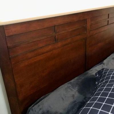 New Classic Queen Bed with 2 Drawers