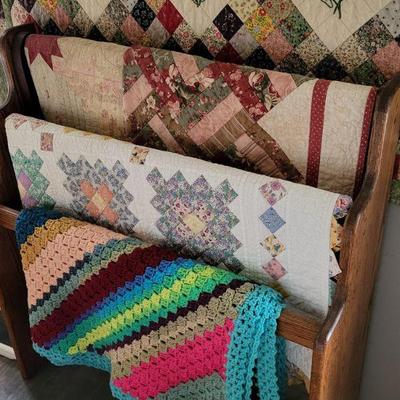 Too many quilts to photograph 