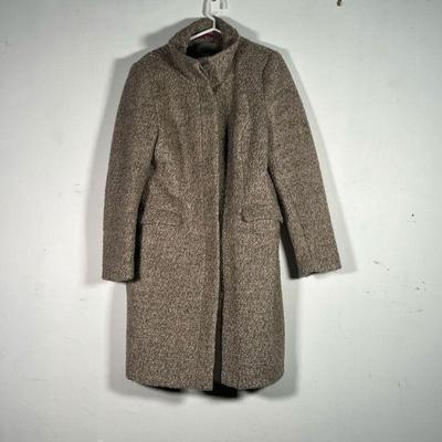 WOOL BLEND COAT  |  
H&M women's wool blend coat, single breasted with pockets, 52% polyester, 48% wool; size 14