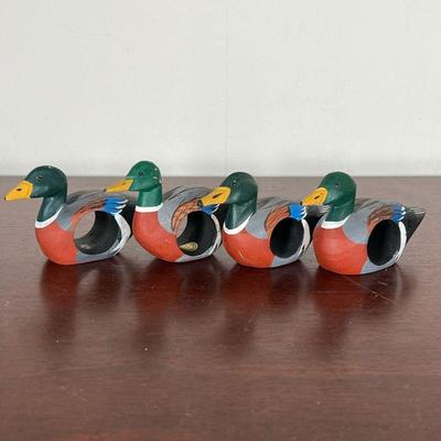 (4pc) DECOY NAPKIN RINGS  |  
Cute! Painted wood duck decoy napkin rings, w. 4 1/4 in.
