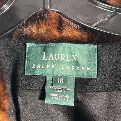RALPH LAUREN COAT  |  
Women's short black coat with synthetic fur trim, single breasted with false pockets