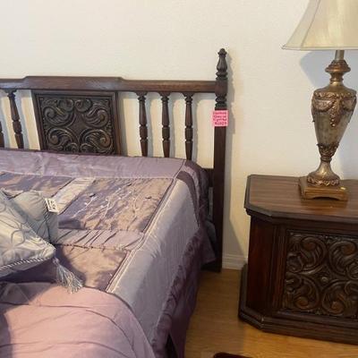 full/queen (adjustable width) headboard & nightstand