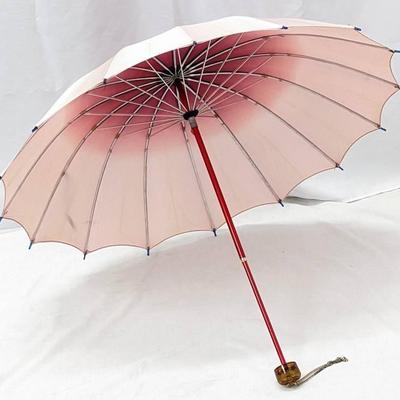 Vintage Folding Umbrella in Ombre Pink Shades
