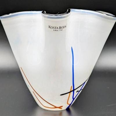 Signed Kosta Boda Ulrica Hydman- Vallien White Ruffle Art Glass Vase