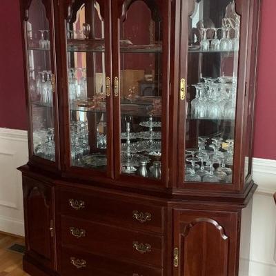 Ethan Allen china cabinet with mirror back.  Excellent cond.