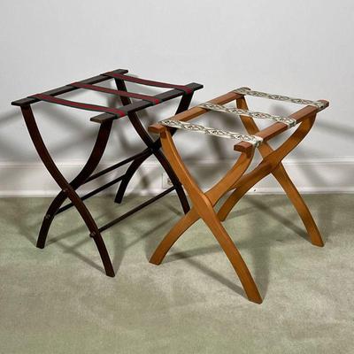 FOLDING LUGGAGE RACK  |
With floral stitched fabric supports - l. 22.5 x w. 12.5 x h. 20 in.