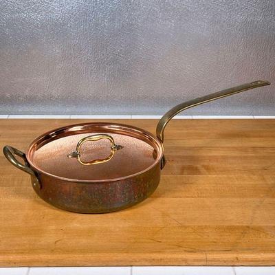 COPPER FRYING PAN  |
With tall bent handle and lid - h. 2.75 x dia. 9.25 in. (pot only)