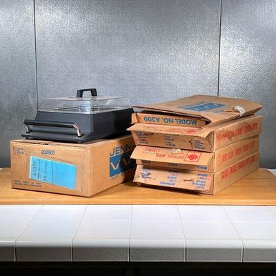 JENN-AIR FRENCH FRYER/COOKER  |
Model A330, with original manual - l. 19 x w. 11 in.