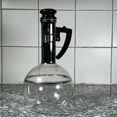 GLASS WINE DECANTER  |
h. 13 in.