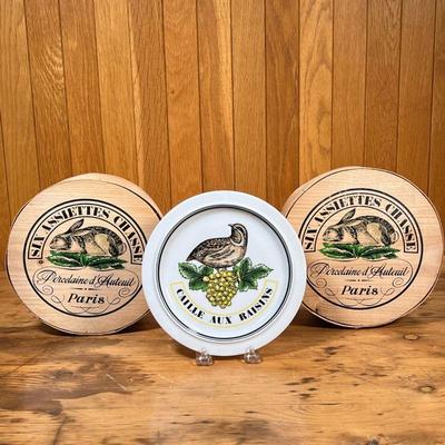 (12pc) ASSIETTES CHASSE  |
Two boxes of Porcelaine d'Auteuil Paris, each containing "six Assiettes Chasse" [Hunting...