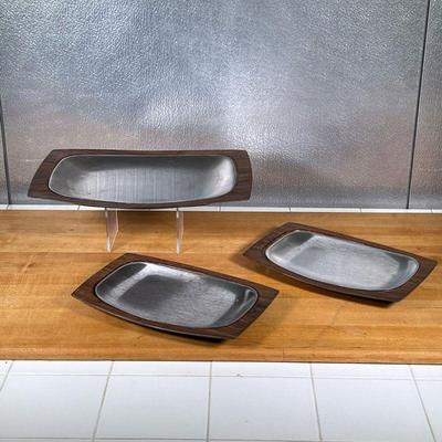 (3pc) WEAVEWOOD TRAYS  |
Nicely figured wood trays with stainless steel inserts - l. 16 x w. 11.75 in. (largest)