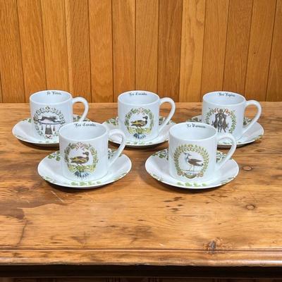 (10pc) D'AUTEUIL COFFEE CUP SET  |
Porcelaine d'Auteuil "Chambord" coffee service, including five coffee mugs (h....