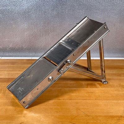 BRON MANDOLIN SLICER  |
Stainless steel Marque Deposee mandolin slicer - l. 16 x w. 4.5 in.
