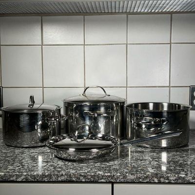 (4pc) POTS & PANS  |
Stainless steel end of very good quality, none appearing to be marked, Including a 9.5 inch frying pan, an 8.75...