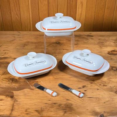 (5pc) D'AUTEUIL BUTTER DISHES  |
French Porcelaine D'Auteuil Bistro Rust Orange tableware, including three covered "Beurre...