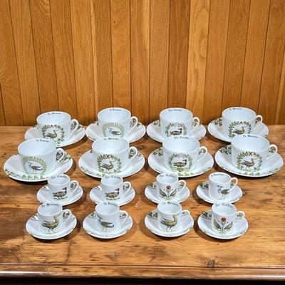 (32pc) D'AUTEUIL COFFEE & DEMITASSE SET  |
Porcelaine d'Auteuil "Chambord" pattern, including eight coffee cups...