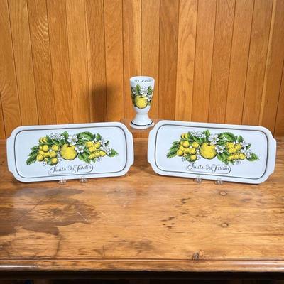 (3pc) PORCELAIN D'AUTEUIL FRUITS DU JARDIN  |
Including two, matching long trays, and a cup - l. 13.5 in.