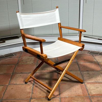 FOLDING DIRECTOR'S ARMCHAIR  |
l. 19 x w. 22 x h. 33.5 in.
