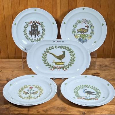 (5pc) D'AUTEUIL PLATTERS  |
Including four round serving dishes (dia. 12.25 in.) and an oval platter (l. 16.25 in.)
