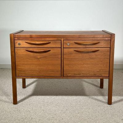 JENS RISOM SIDE CABINET  |  
Finished back, no apparent plaque or markings - l. 39.5 x w. 21 x h. 28.5 in.