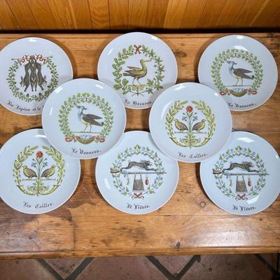 (8pc) PORCELAINE D'AUTEUIL PLATES  |
Chambord rimless plates, with various animals within laurel wreathes, including two each of Les...