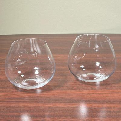 (2pc) PAIR TIFFANY GLASSES  |  
With flat thumb holds, each marked on the bottom and stamped SPAIN - h. 3.75 x dia. 4 in.