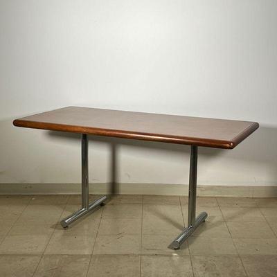 LAMINATE & CHROME TABLE  |
l. 60 x w. 30 x h. 30 in.
