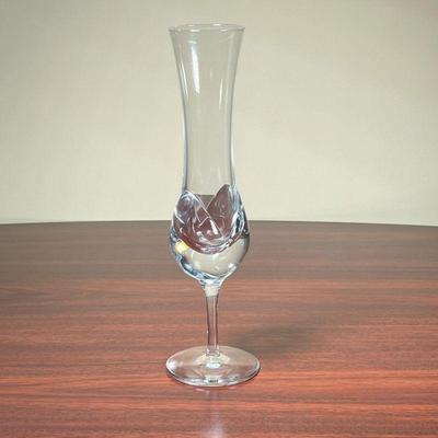 DAUM FRANCE VASE  |  
Crystal glass tulip vase with heavily weighted bottom - h. 11 x dia. 3 in.