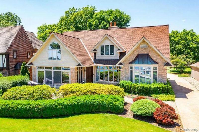 Grosse Ile Estate Sale