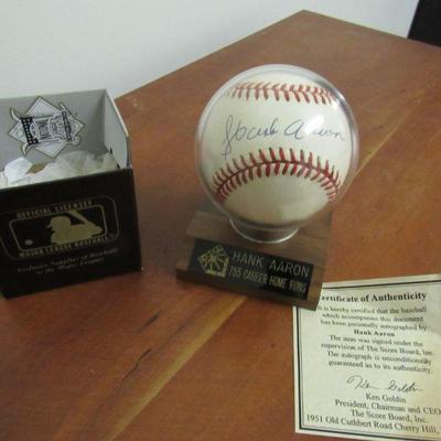 Hank Aaron autograph baseball w/ coa 
