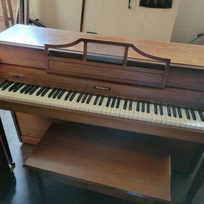 Baldwin Spinet piano 