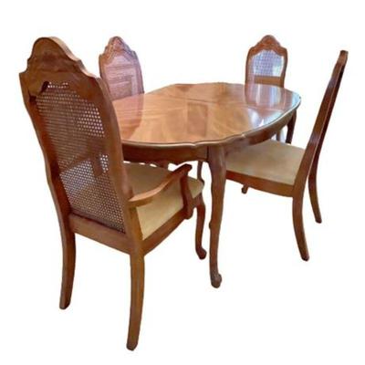 Lot 008
Vintage Pecan Dining Table and Chairs
