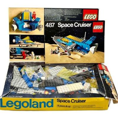 Lot 343
1978 Lego #487 Space Cruiser