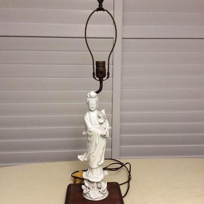 MMT126 Chinese Porcelain Quan Yin Table Lamp