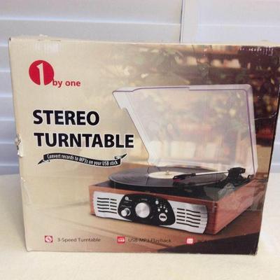 MMT174 Stereo Turntable New